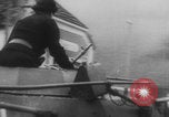 Standbild Bau einer Pontonbrücke der Bundeswehr Limburg Niederlande, 1940, aus Sekunde 43 historischem Filmmaterial Videoclip 65675080333