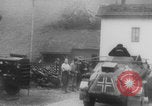 Standbild Bau einer Pontonbrücke der Bundeswehr Limburg Niederlande, 1940, aus Sekunde 45 historischem Filmmaterial Videoclip 65675080333
