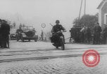 Standbild Bau einer Pontonbrücke der Bundeswehr Limburg Niederlande, 1940, aus Sekunde 48 historischem Filmmaterial Videoclip 65675080333