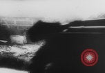Standbild Bau einer Pontonbrücke der Bundeswehr Limburg Niederlande, 1940, aus Sekunde 55 historischem Filmmaterial Videoclip 65675080333