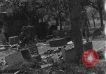 Standbild Chambois deutsches Fahrzeugwrack Chambois Frankreich, 1944, aus Sekunde 3 historischem Filmmaterial Videoclip 65675080334