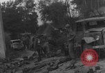 Standbild Chambois deutsches Fahrzeugwrack Chambois Frankreich, 1944, aus Sekunde 27 historischem Filmmaterial Videoclip 65675080334