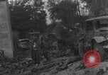 Standbild Chambois deutsches Fahrzeugwrack Chambois Frankreich, 1944, aus Sekunde 30 historischem Filmmaterial Videoclip 65675080334