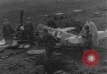 Standbild Flugzeugwrack der deutschen Luftwaffe Paris, Frankreich, 1944, aus Sekunde 5 historischem Filmmaterial Videoclip 65675080336