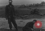 Standbild Flugzeugwrack der deutschen Luftwaffe Paris, Frankreich, 1944, aus Sekunde 19 historischem Filmmaterial Videoclip 65675080336