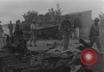 Standbild Flugzeugwrack der deutschen Luftwaffe Paris, Frankreich, 1944, aus Sekunde 26 historischem Filmmaterial Videoclip 65675080336