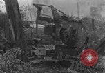 Standbild Flugzeugwrack der deutschen Luftwaffe Paris, Frankreich, 1944, aus Sekunde 32 historischem Filmmaterial Videoclip 65675080336