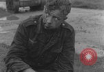 Standbild Flugzeugwrack der deutschen Luftwaffe Paris, Frankreich, 1944, aus Sekunde 38 historischem Filmmaterial Videoclip 65675080336