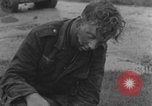 Standbild Flugzeugwrack der deutschen Luftwaffe Paris, Frankreich, 1944, aus Sekunde 41 historischem Filmmaterial Videoclip 65675080336