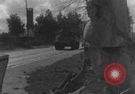 Standbild Französische 2 Panzerdivision Paris, Frankreich, 1944, aus Sekunde 45 historischem Filmmaterial Videoclip 65675080337