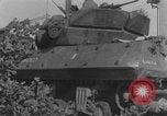 Standbild Panzer der französischen 2 Panzerdivision Paris, Frankreich, 1944, aus Sekunde 6 historischem Filmmaterial Videoclip 65675080338
