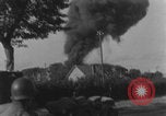 Standbild Panzer der französischen 2 Panzerdivision Paris, Frankreich, 1944, aus Sekunde 15 historischem Filmmaterial Videoclip 65675080338