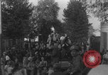 Standbild Panzer der französischen 2 Panzerdivision Paris, Frankreich, 1944, aus Sekunde 21 historischem Filmmaterial Videoclip 65675080338