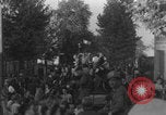 Standbild Panzer der französischen 2 Panzerdivision Paris, Frankreich, 1944, aus Sekunde 22 historischem Filmmaterial Videoclip 65675080338