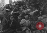 Standbild Panzer der französischen 2 Panzerdivision Paris, Frankreich, 1944, aus Sekunde 44 historischem Filmmaterial Videoclip 65675080338