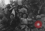 Standbild Panzer der französischen 2 Panzerdivision Paris, Frankreich, 1944, aus Sekunde 46 historischem Filmmaterial Videoclip 65675080338