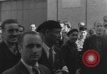 Standbild FFI-Banner im Park Paris, Frankreich, 1944, aus Sekunde 14 historischem Filmmaterial Videoclip 65675080340