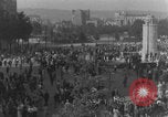 Standbild FFI-Banner im Park Paris, Frankreich, 1944, aus Sekunde 19 historischem Filmmaterial Videoclip 65675080340