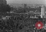 Standbild FFI-Banner im Park Paris, Frankreich, 1944, aus Sekunde 23 historischem Filmmaterial Videoclip 65675080340