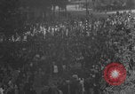 Standbild FFI-Banner im Park Paris, Frankreich, 1944, aus Sekunde 30 historischem Filmmaterial Videoclip 65675080340