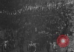 Standbild FFI-Banner im Park Paris, Frankreich, 1944, aus Sekunde 32 historischem Filmmaterial Videoclip 65675080340