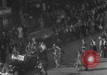 Standbild FFI-Banner im Park Paris, Frankreich, 1944, aus Sekunde 39 historischem Filmmaterial Videoclip 65675080340