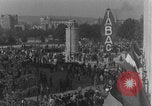 Standbild FFI-Banner im Park Paris, Frankreich, 1944, aus Sekunde 46 historischem Filmmaterial Videoclip 65675080340