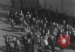 Standbild FFI-Banner im Park Paris, Frankreich, 1944, aus Sekunde 55 historischem Filmmaterial Videoclip 65675080340