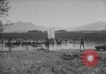 Standbild Hitlerjugend-Jungen spielen eine Schlacht Chieming Deutschland, 1943, aus Sekunde 19 historischem Filmmaterial Videoclip 65675080348