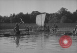 Standbild Hitlerjugend-Jungen spielen eine Schlacht Chieming Deutschland, 1943, aus Sekunde 25 historischem Filmmaterial Videoclip 65675080348