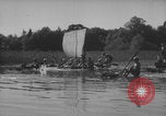 Standbild Hitlerjugend-Jungen spielen eine Schlacht Chieming Deutschland, 1943, aus Sekunde 29 historischem Filmmaterial Videoclip 65675080348