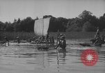 Standbild Hitlerjugend-Jungen spielen eine Schlacht Chieming Deutschland, 1943, aus Sekunde 31 historischem Filmmaterial Videoclip 65675080348