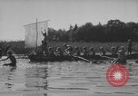 Standbild Hitlerjugend-Jungen spielen eine Schlacht Chieming Deutschland, 1943, aus Sekunde 42 historischem Filmmaterial Videoclip 65675080348