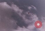 Immagine di Spettacolo sul campo d'aviazione di Tushino Mosca Russia Unione Sovietica, 1962, secondo 10 filmato di repertorio 65675080404