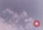 Immagine di Spettacolo sul campo d'aviazione di Tushino Mosca Russia Unione Sovietica, 1962, secondo 17 filmato di repertorio 65675080404