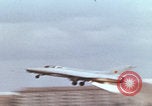 Immagine di Spettacolo sul campo d'aviazione di Tushino Mosca Russia Unione Sovietica, 1962, secondo 31 filmato di repertorio 65675080404