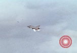 Immagine di Spettacolo sul campo d'aviazione di Tushino Mosca Russia Unione Sovietica, 1962, secondo 34 filmato di repertorio 65675080404