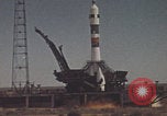 Standbild Sojus-Rakete hebt ab die Sowjetunion, 1970, aus Sekunde 1 historischem Filmmaterial Videoclip 65675080411