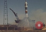 Standbild Sojus-Rakete hebt ab die Sowjetunion, 1970, aus Sekunde 5 historischem Filmmaterial Videoclip 65675080411