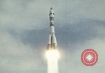 Standbild Sojus-Rakete hebt ab die Sowjetunion, 1970, aus Sekunde 32 historischem Filmmaterial Videoclip 65675080411