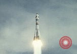 Standbild Sojus-Rakete hebt ab die Sowjetunion, 1970, aus Sekunde 33 historischem Filmmaterial Videoclip 65675080411