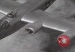 Image Le B-24 Liberator Bomber Brief Crash Koror Palau Islands, 1945, de la seconde 4 séquences d'archives historiques vidéo 65675080433