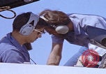 Image Mécaniciens d'aéronefs F-14 San Diego California USA, 1974, de la seconde 51 séquences d'archives historiques vidéo 65675080442