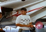 Image Technicien radar de chasse F-14 San Diego California USA, 1974, de la seconde 4 séquences d'archives historiques vidéo 65675080443