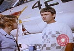 Image Technicien radar de chasse F-14 San Diego California USA, 1974, de la seconde 27 séquences d'archives historiques vidéo 65675080443