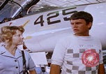 Image Technicien radar de chasse F-14 San Diego California USA, 1974, de la seconde 31 séquences d'archives historiques vidéo 65675080443