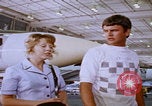 Image Technicien radar de chasse F-14 San Diego California USA, 1974, de la seconde 34 séquences d'archives historiques vidéo 65675080443