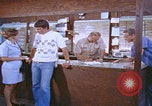 Image Technicien radar de chasse F-14 San Diego California USA, 1974, de la seconde 54 séquences d'archives historiques vidéo 65675080443