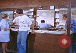 Image Technicien radar de chasse F-14 San Diego California USA, 1974, de la seconde 59 séquences d'archives historiques vidéo 65675080443