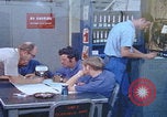 Immagine di Ufficiali dello squadrone della Marina DEGLI STATI UNITI San Diego California USA, 1974, secondo 1 filmato di repertorio 65675080447